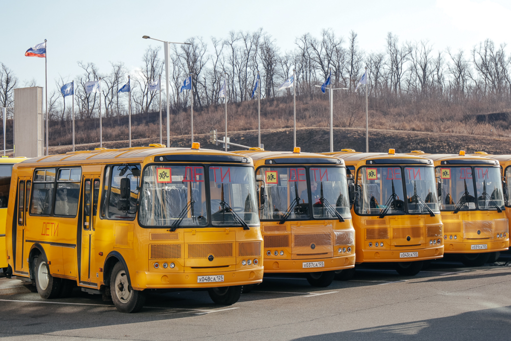 47 новых автобусов пополнили школьный автопарк Приморья.